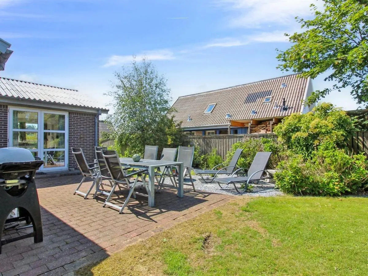 Holiday Home Erle - 1-5Km From The Sea In Nw Jutland By Interhome Skagen 0*,  Denmark